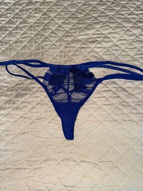 NWOT Bluebella Royal Blue Sheer Floral Lace Strappy Thong XL